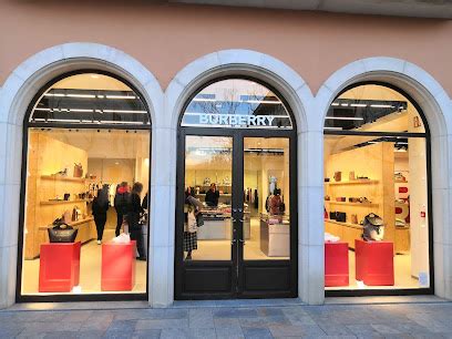 Gucci, clothing store, St: Agnes de Malanyanes, C,C La Roca